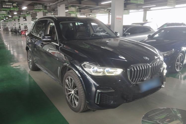Used BMW X5 2022 xDrive 30Li Luxury M Sport Package Exterior 1