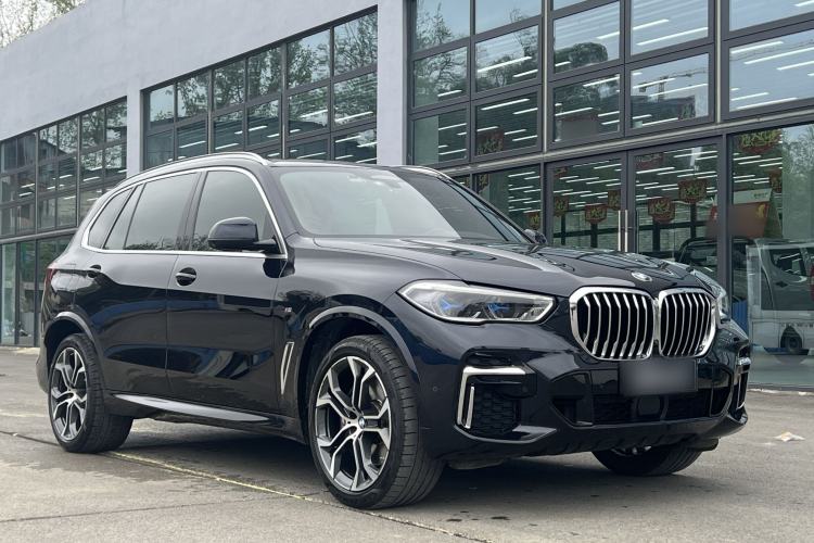 Used BMW X5 2022 Restyled xDrive 40Li Luxury Edition M Sport Package Exterior 1