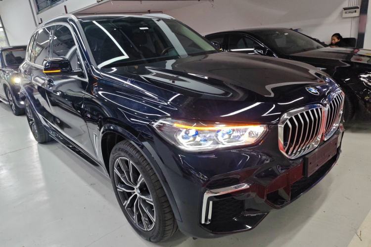 Used BMW X5 2022 Restyled xDrive 30Li Luxury Version M Sport Package Exterior 1