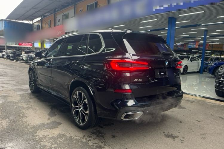 Used BMW X5 2022 Restyled xDrive 40Li Luxury Edition M Sport Package Exterior 10