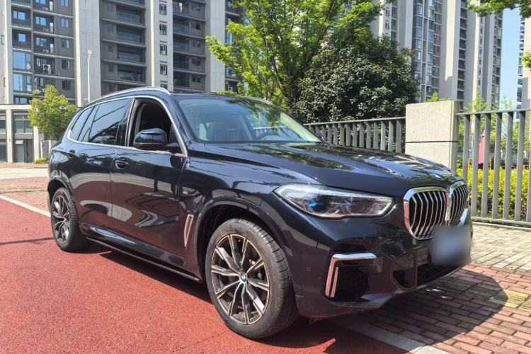 Used BMW X5 2022 xDrive 30Li Luxury M Sport Package Exterior 2