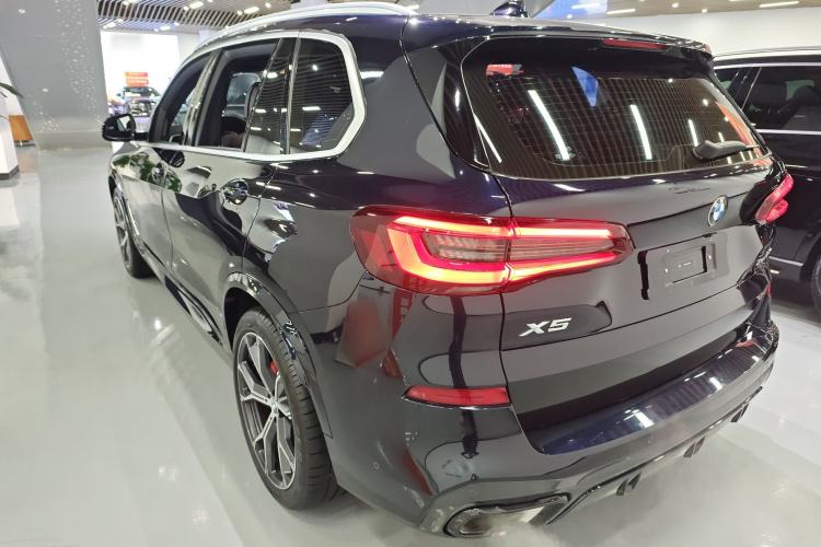 Used BMW X5 2022 Restyled xDrive 40Li M Sport Package Exterior 2