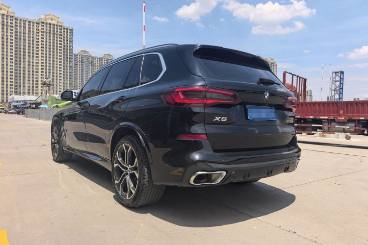 Used BMW X5 2022 Restyled xDrive 40Li Luxury Edition M Sport Package Exterior 2