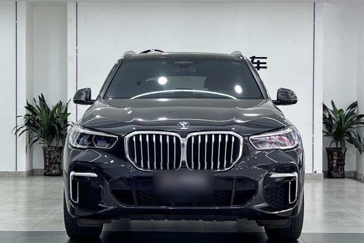 Used BMW X5 2022 Restyled xDrive 40Li Luxury Edition M Sport Package Exterior 2