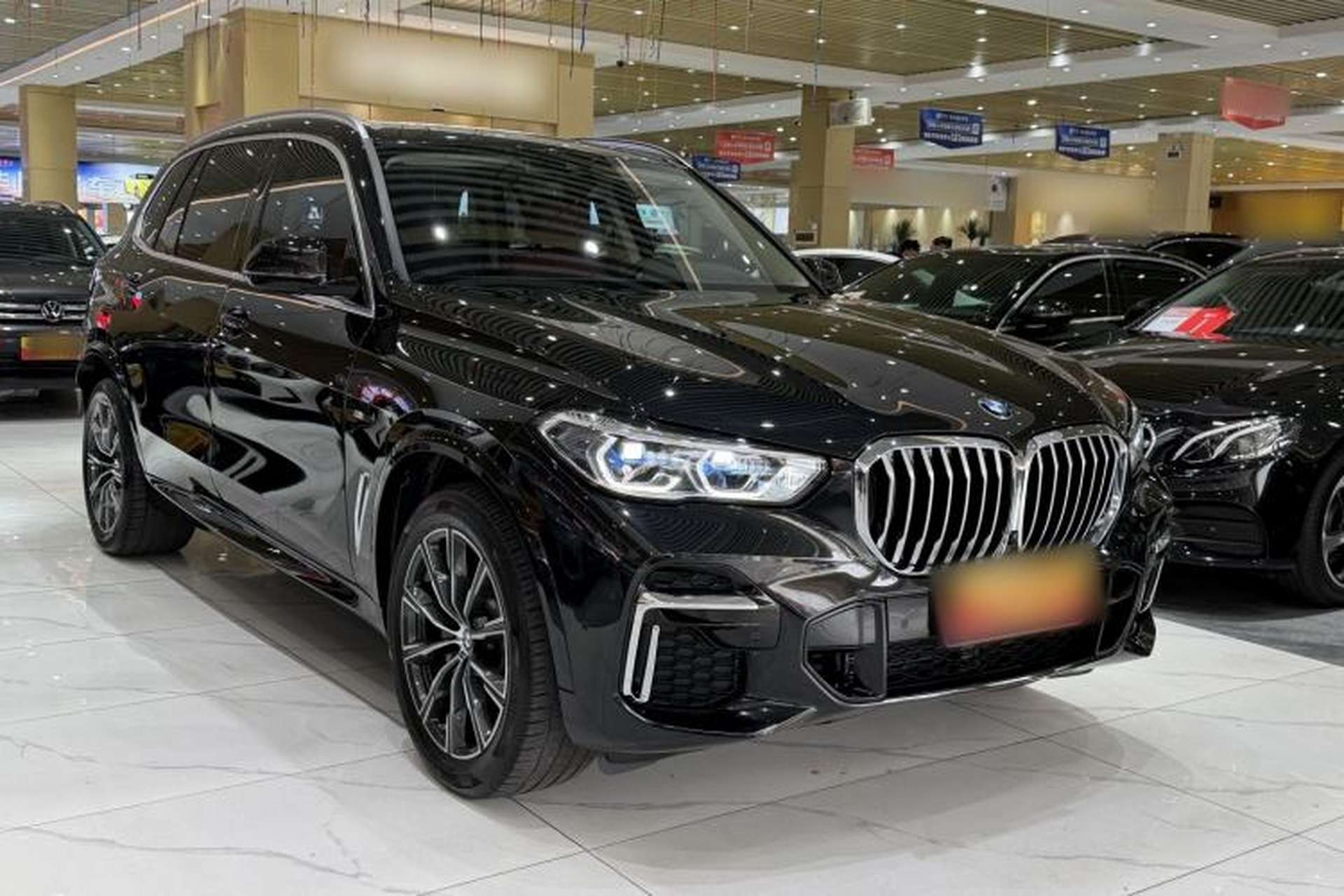 Used BMW X5 2022 Restyled xDrive 30Li Luxury Version M Sport Package Exterior 2