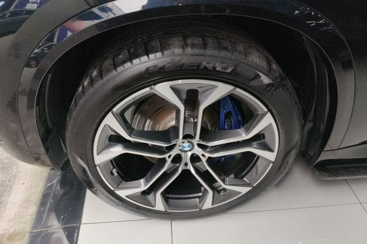 Used BMW X5 2022 Restyled xDrive 40Li Luxury Edition M Sport Package Exterior 2