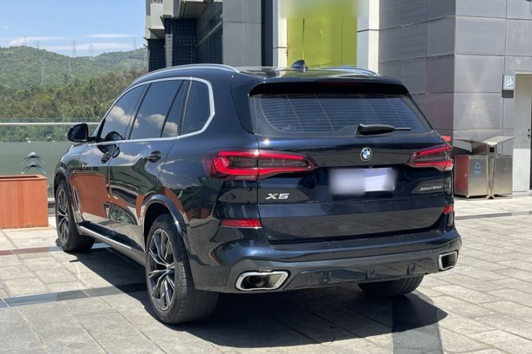 Used BMW X5 2022 xDrive 30Li Luxury M Sport Package Exterior 2