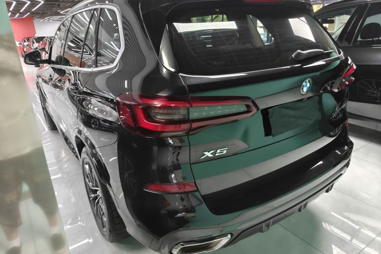 Used BMW X5 2022 Restyled xDrive 30Li Luxury Version M Sport Package Exterior 2