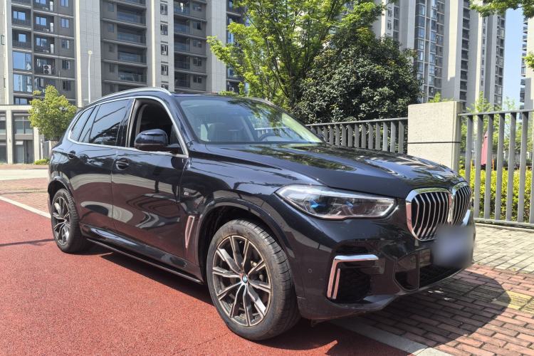 Used BMW X5 2022 xDrive 30Li Luxury M Sport Package Exterior 2