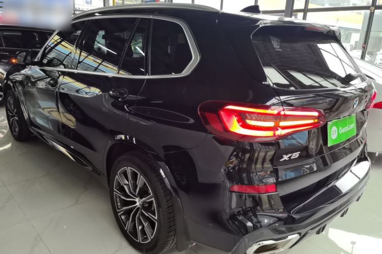 Used BMW X5 2022 Restyled xDrive 30Li Luxury Version M Sport Package Exterior 2