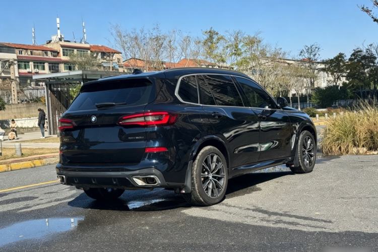 Used BMW X5 2022 Restyled xDrive 30Li Luxury Version M Sport Package Exterior 2