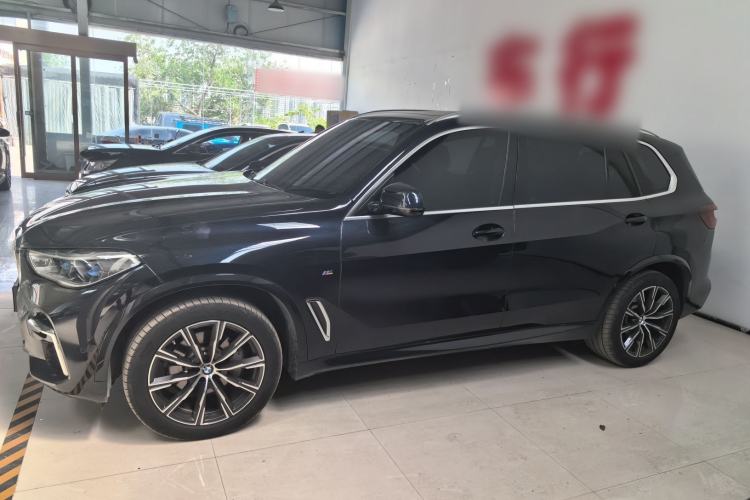 Used BMW X5 2022 xDrive 30Li Luxury M Sport Package Exterior 2