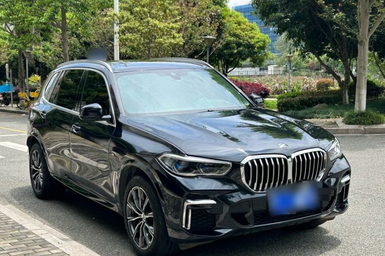 Used BMW X5 2022 Restyled xDrive 30Li Luxury Version M Sport Package Exterior 2