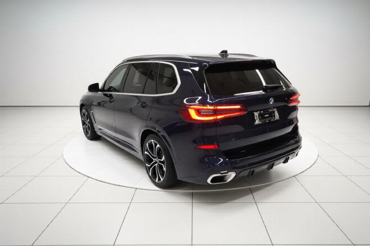 Used BMW X5 2022 Restyled xDrive 40Li Luxury Edition M Sport Package Exterior 2