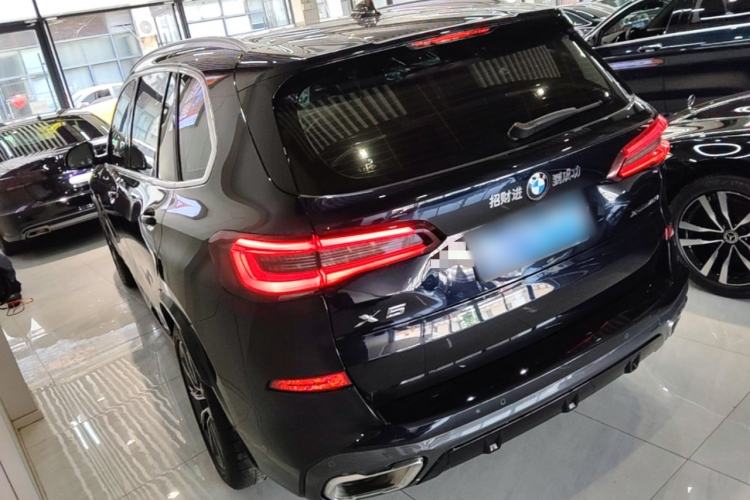 Used BMW X5 2022 Restyled xDrive 30Li Luxury Version M Sport Package Exterior 2