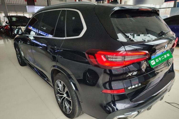 Used BMW X5 2022 Restyled xDrive 30Li Luxury Version M Sport Package Exterior 2
