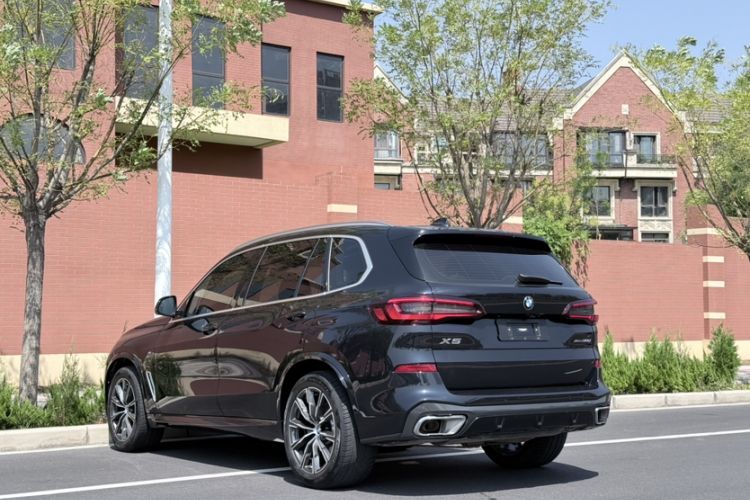 Used BMW X5 2022 Restyled xDrive 30Li M Sport Package Exterior 2