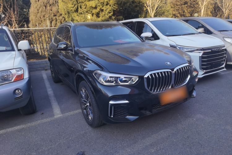 Used BMW X5 2022 xDrive 30Li Luxury M Sport Package Exterior 2