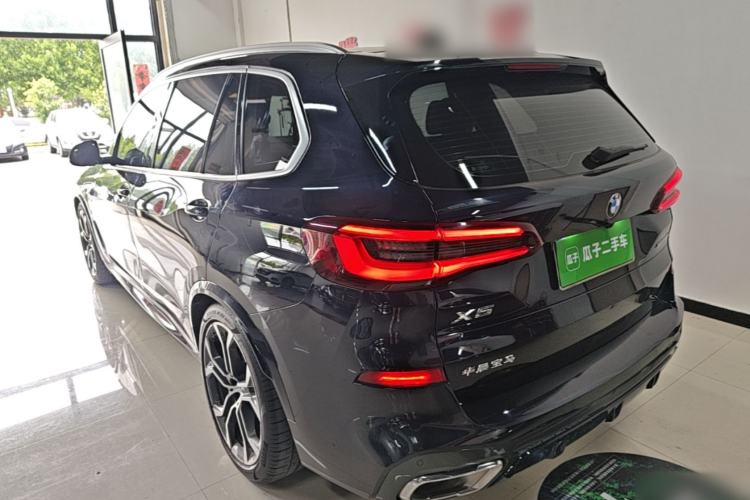 Used BMW X5 2022 xDrive 40Li Luxury Edition M Sport Package Exterior 2