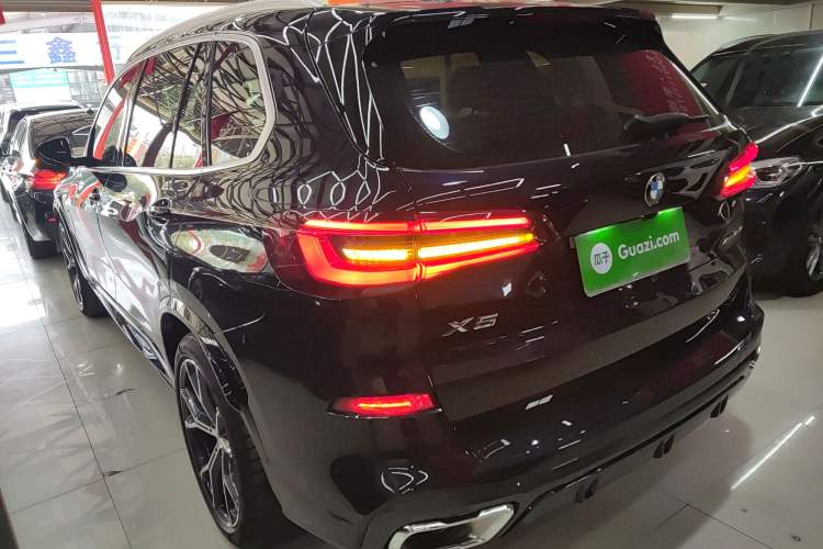 Used BMW X5 2022 Restyled xDrive 40Li M Sport Package Exterior 2