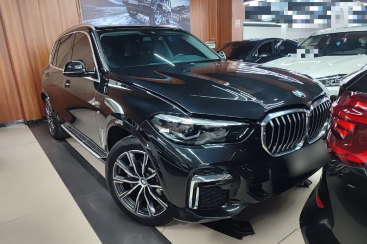Used BMW X5 2022 Restyled xDrive 30Li M Sport Package Exterior 2
