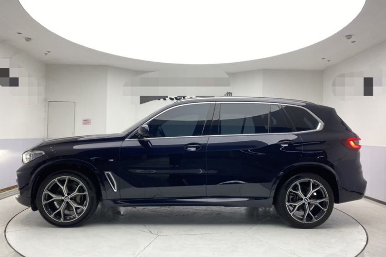 Used BMW X5 2022 Restyled xDrive 40Li M Sport Package Exterior 2