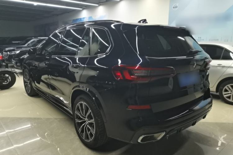 Used BMW X5 2022 Restyled xDrive 30Li Luxury Version M Sport Package Exterior 2
