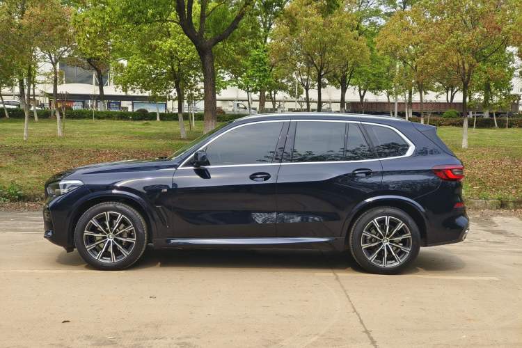 Used BMW X5 2022 xDrive30i M Sport Package Exterior 3
