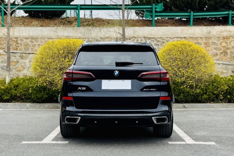 Used BMW X5 2022 xDrive 40Li M Sport Package Exterior 3