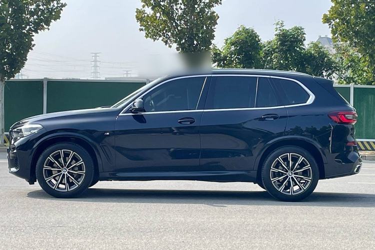 Used BMW X5 2022 xDrive30i M Sport Package Exterior 3