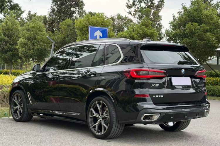 Used BMW X5 2022 Restyled xDrive 40Li M Sport Package Exterior 3