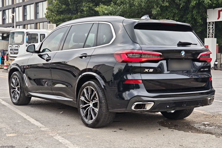 Used BMW X5 2022 Restyled xDrive 30Li M Sport Package Exterior 3