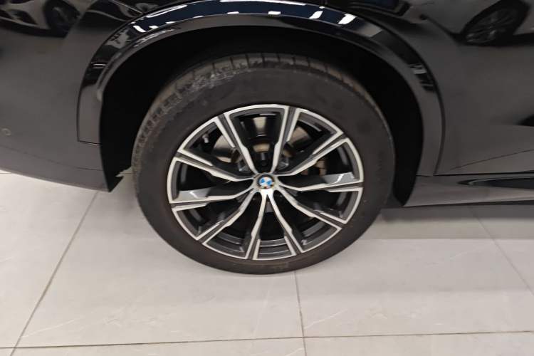 Used BMW X5 2022 xDrive 30Li Luxury M Sport Package Exterior 3