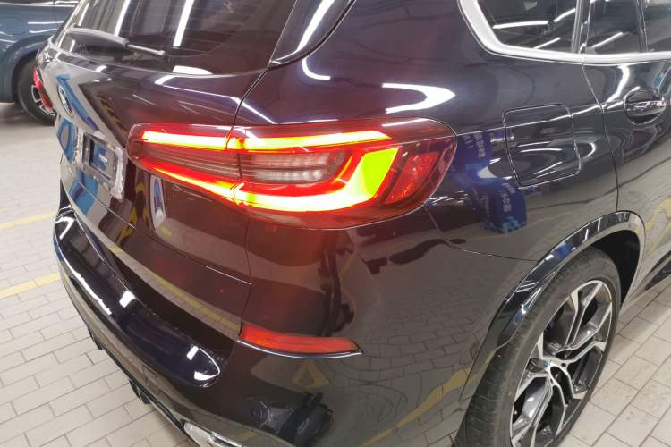 Used BMW X5 2022 Restyled xDrive 40Li Luxury Edition M Sport Package Exterior 3