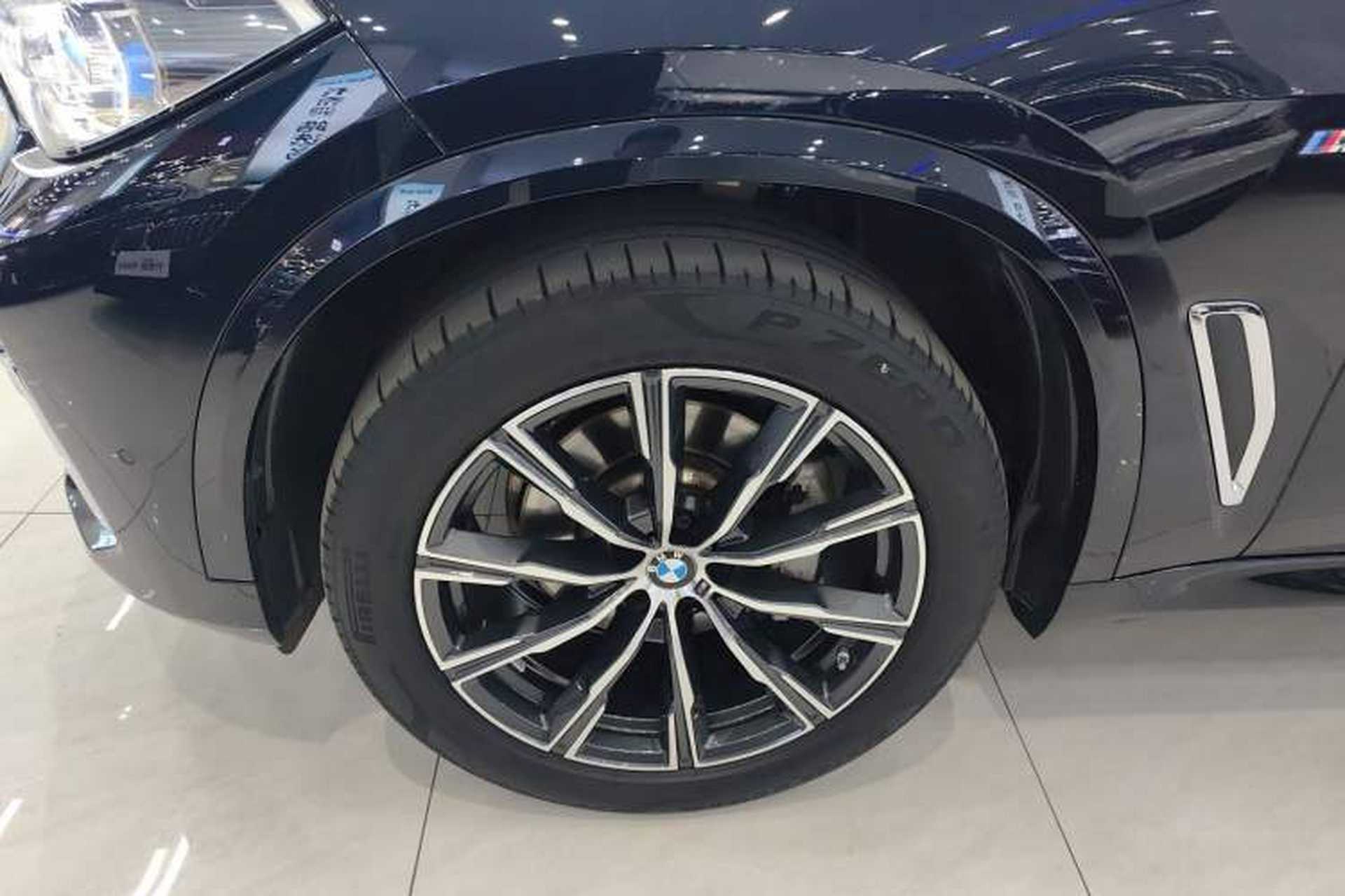 Used BMW X5 2022 Restyled xDrive 30Li Luxury Version M Sport Package Exterior 3