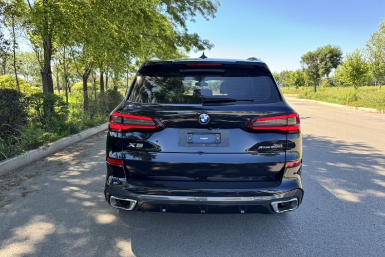 Used BMW X5 2022 Restyled xDrive 30Li Luxury Version M Sport Package Exterior 3