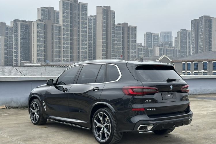Used BMW X5 2022 Restyled xDrive 40Li M Sport Package Exterior 3