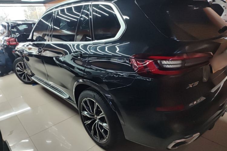 Used BMW X5 2022 Restyled xDrive 30Li M Sport Package Exterior 3