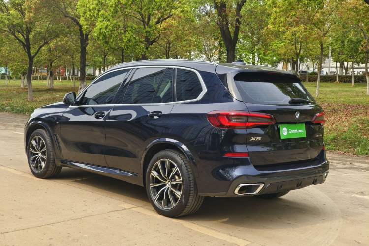 Used BMW X5 2022 xDrive30i M Sport Package Exterior 4