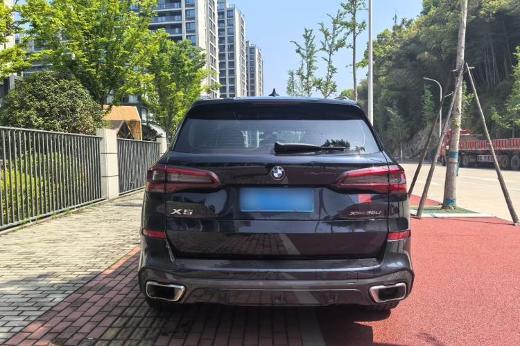 Used BMW X5 2022 xDrive 30Li Luxury M Sport Package Exterior 4
