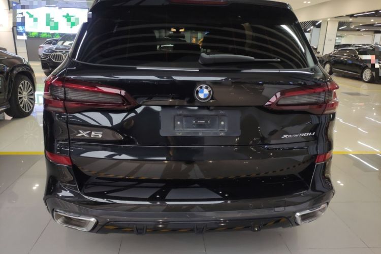 Used BMW X5 2022 Restyled xDrive 30Li Luxury Version M Sport Package Exterior 4