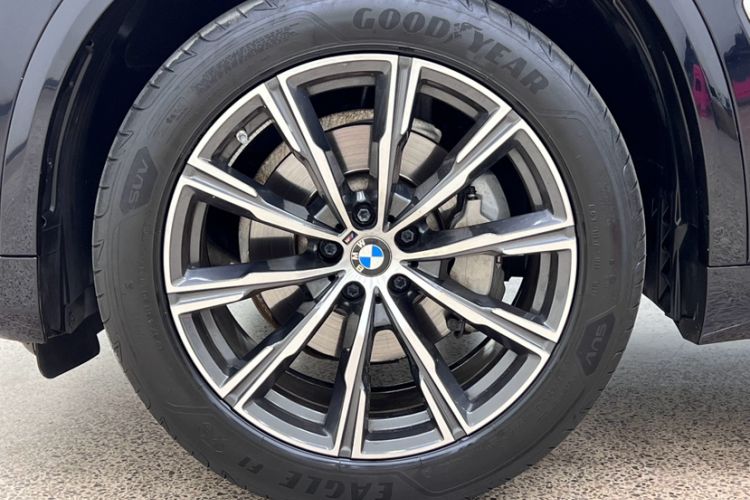 Used BMW X5 2022 Restyled xDrive 30Li Luxury Version M Sport Package Exterior 4
