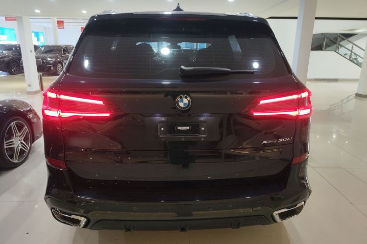 Used BMW X5 2022 Restyled xDrive 30Li Luxury Version M Sport Package Exterior 4