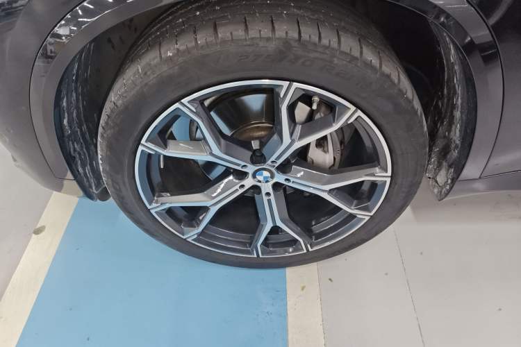 Used BMW X5 2022 Restyled xDrive 40Li M Sport Package Exterior 4