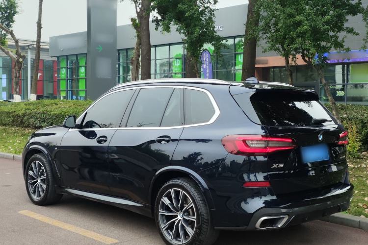 Used BMW X5 2022 xDrive30i M Sport Package Exterior 4