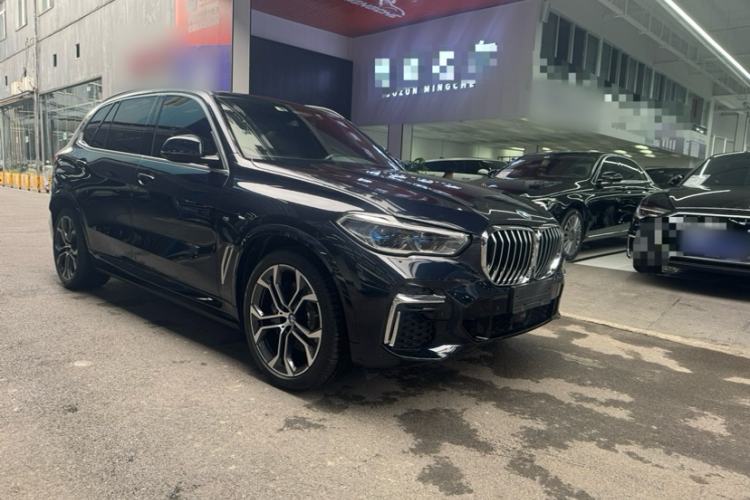 Used BMW X5 2022 Restyled xDrive 40Li Luxury Edition M Sport Package Exterior 4