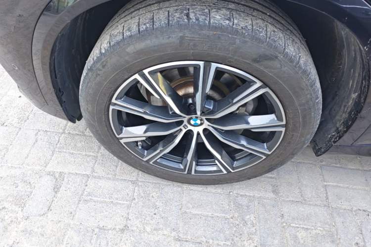 Used BMW X5 2022 xDrive 30Li M Sport Package Exterior 4