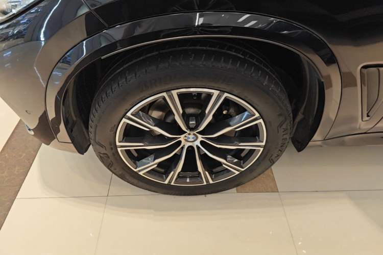 Used BMW X5 2022 xDrive30i M Sport Package Exterior 4