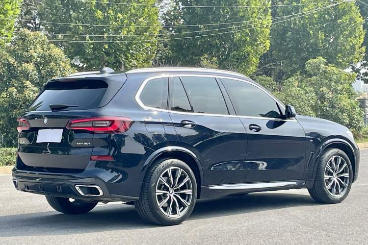 Used BMW X5 2022 xDrive30i M Sport Package Exterior 4