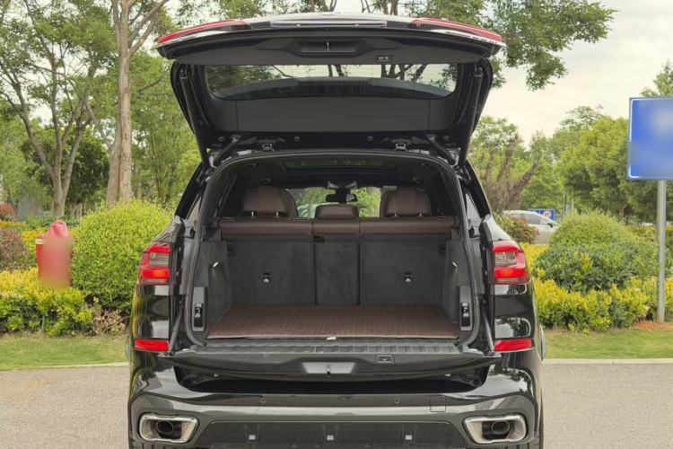Used BMW X5 2022 Restyled xDrive 40Li M Sport Package Exterior 4
